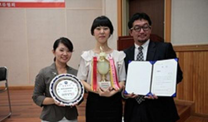 Lee Sun-hwa bags the grand prize in the 27th Japanese Speech Contest