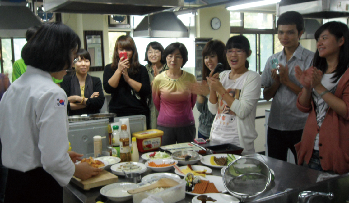 International Students Fall in Love with Korean Food